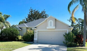 1379 California Dr in Melbourne, FL - Building Photo