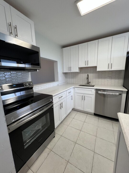 5961 NW 2nd Ave in Boca Raton, FL - Building Photo