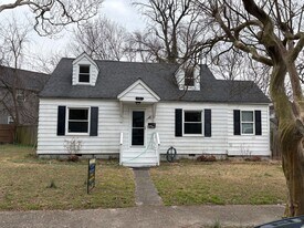 401 Fresh Meadow Rd in Norfolk, VA - Building Photo