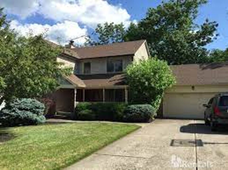 901 Surrey Trail in Cincinnati, OH - Building Photo