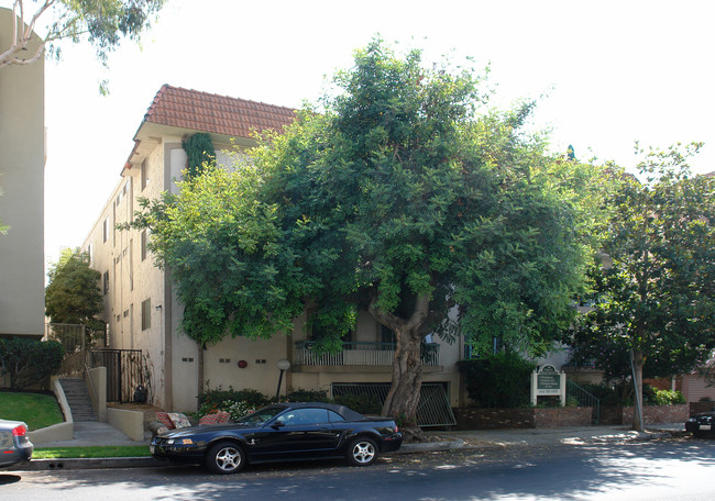 718 N Kings Rd in Los Angeles, CA - Building Photo - Building Photo