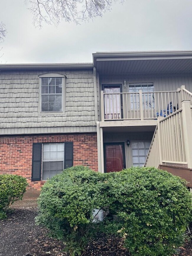 property at 3820 Country Club Rd