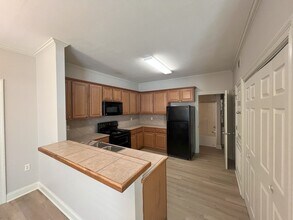 7300 Burbank Dr in Baton Rouge, LA - Foto de edificio - Building Photo