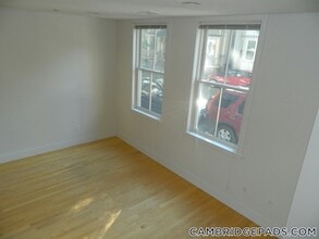 110 Second St., Unit 105 in Cambridge, MA - Foto de edificio - Building Photo