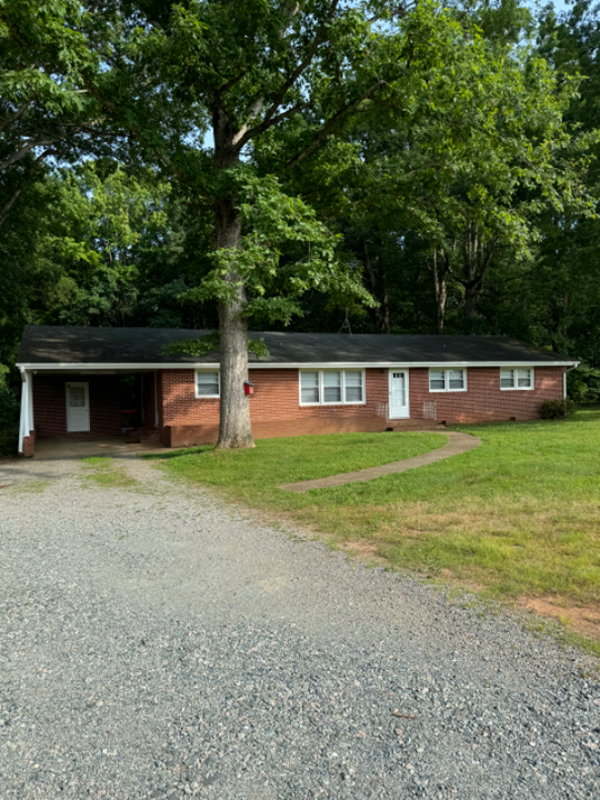 9220 Trottinridge Rd in Chase City, VA - Building Photo