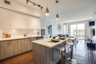 Allure by Windsor in Boca Raton, FL - Foto de edificio - Building Photo