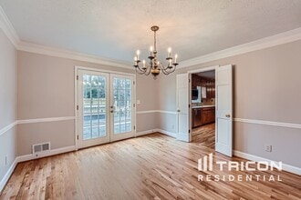 847 Castle Walk Cove SW in Lilburn, GA - Building Photo - Building Photo