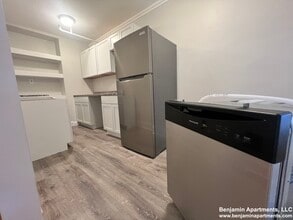 1629 Commonwealth Ave, Unit 3 in Boston, MA - Foto de edificio - Building Photo