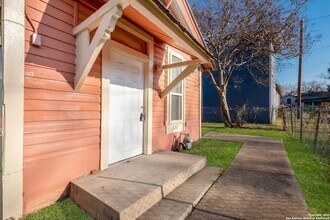 129 Caldwell St, Unit 15B in San Antonio, TX - Building Photo - Building Photo
