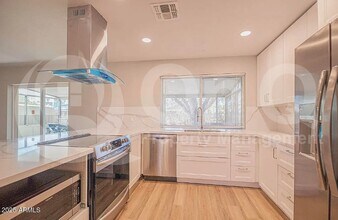 1646 E Hermosa Dr in Tempe, AZ - Building Photo - Building Photo