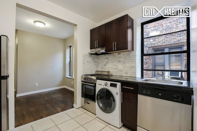 314 E 78th St-Unit -17 in New York, NY - Building Photo - Building Photo