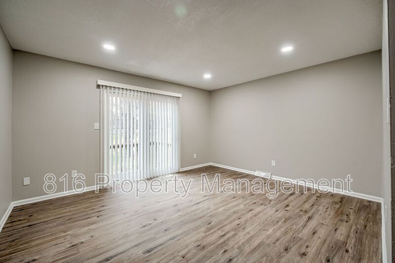 1107 E Sea Ave in Independence, MO - Building Photo