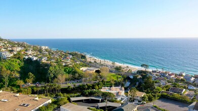 21703 Ocean Vista Dr in Laguna Beach, CA - Building Photo - Building Photo