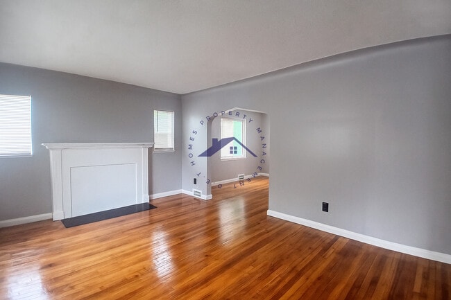 9790 Kensington Ave in Detroit, MI - Building Photo - Building Photo