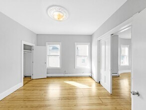 306 Centre St, Unit 3 in Boston, MA - Building Photo - Building Photo