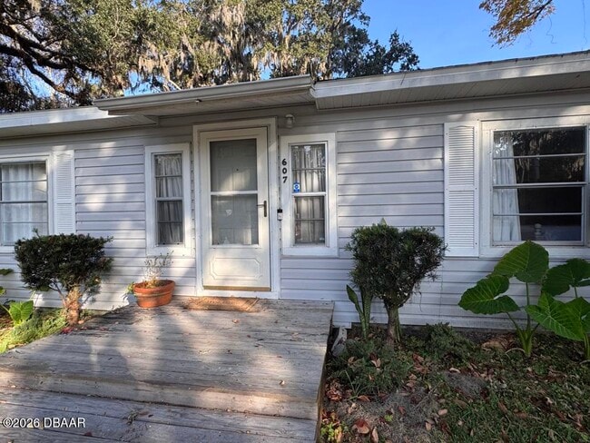 607 Herbert St in Port Orange, FL - Building Photo - Building Photo
