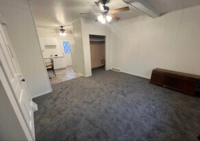 611 N 3rd St, Unit Apt B in Jeannette, PA - Building Photo