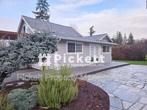 9062 Tracyton Blvd NW in Bremerton, WA - Building Photo - Building Photo