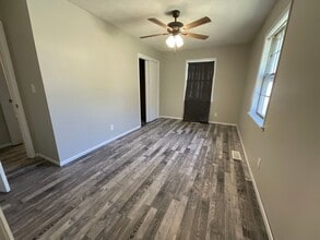 109 Schimm Cir Dr in Carl Junction, MO - Building Photo - Building Photo