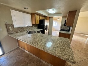 243 President Way in Ridgecrest, CA - Building Photo - Building Photo