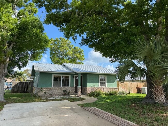 property at 364 16th St SW