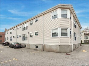 15 Quinby Ave in White Plains, NY - Building Photo - Building Photo