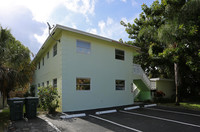 Island City Apartments in Oakland Park, FL - Foto de edificio - Building Photo