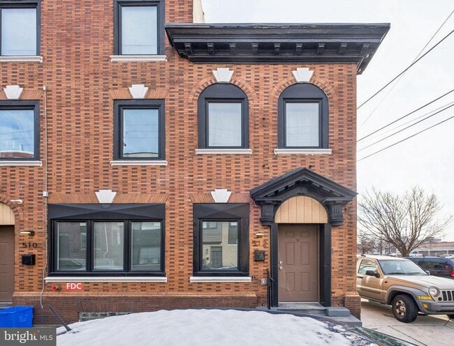 property at 512 W Norris St