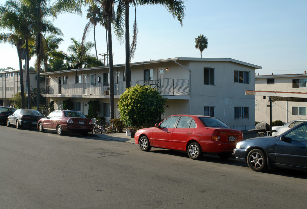 744 Embarcadero Del Mar in Goleta, CA - Building Photo