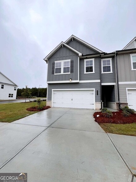 property at 650 Pt Pl Dr