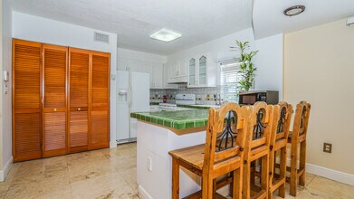 3356 Bird Ave, Unit 15 in Miami, FL - Building Photo - Building Photo