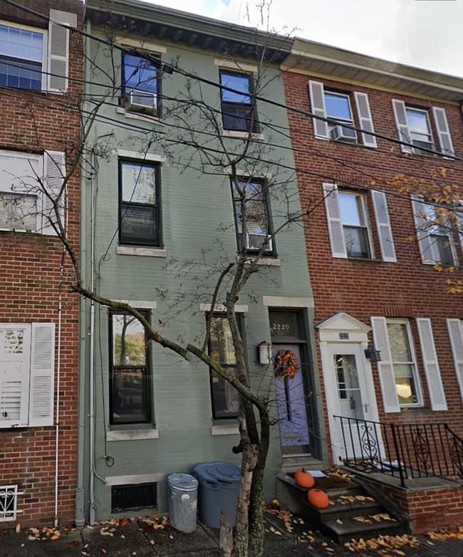 property at 2220 Summer St