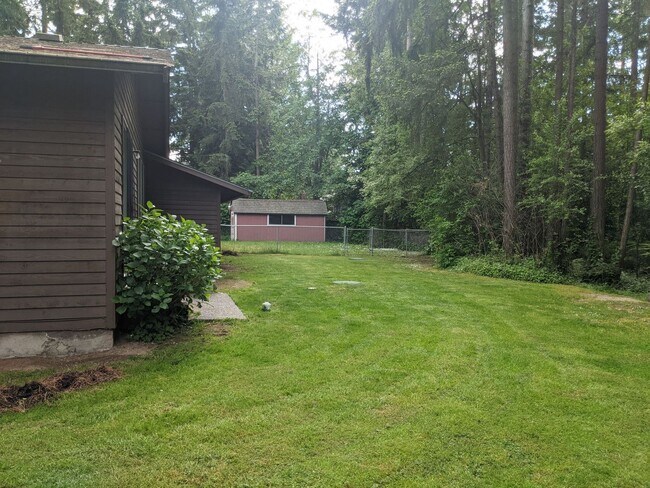 6491-6493 Old Military Rd NE in Bremerton, WA - Building Photo - Building Photo