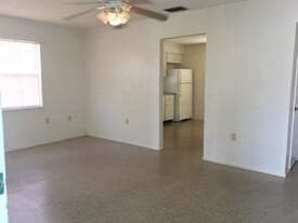 2023-2025 Tennyson St in Lakeland, FL - Building Photo