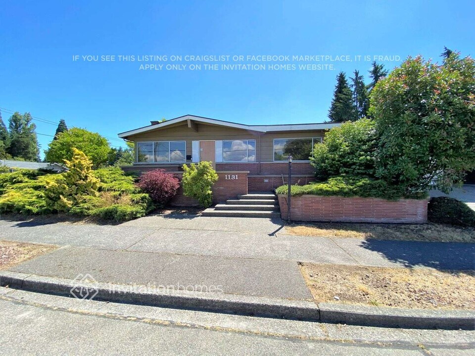 1131 Lenore Dr in Tacoma, WA - Building Photo