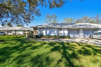 23325 Club Villas Dr in Land O Lakes, FL - Building Photo - Building Photo