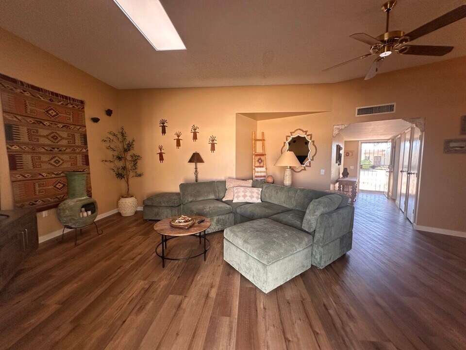 17247 N 106th Ave in Sun City, AZ - Building Photo