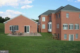 2 Timberpark Ct in Timonium, MD - Building Photo - Building Photo