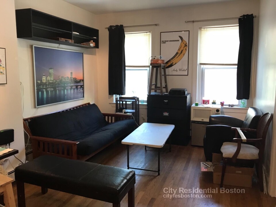 38 Cunard St, Unit 2 in Boston, MA - Building Photo