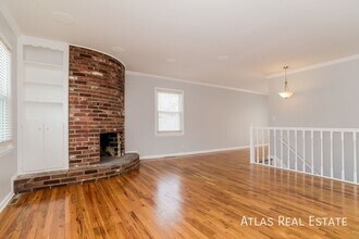 9137 Switzer St in Overland Park, KS - Foto de edificio - Building Photo