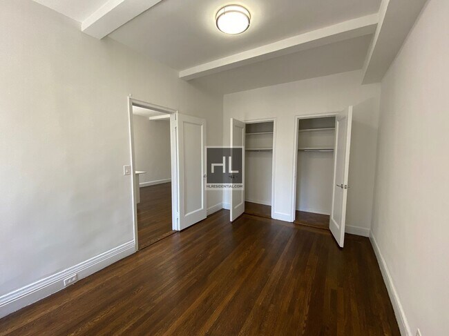 STUNNING East 46th Street 1 Bedroom in New York, NY - Building Photo - Building Photo