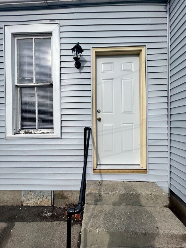 2422 New Haven Ave in Fort Wayne, IN - Building Photo - Building Photo