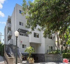 10616 Kinnard Ave in Los Angeles, CA - Building Photo