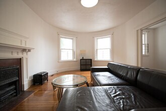 126 Glenville Ave, Unit 1 in Boston, MA - Foto de edificio - Building Photo