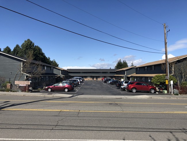 Cascade Vista Apartments in Everett, WA - Building Photo - Building Photo