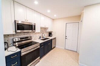 1867 Windsor Dr in North Palm Beach, FL - Building Photo - Building Photo