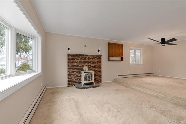 1835 Cornelius Ave in Wantagh, NY - Building Photo - Building Photo