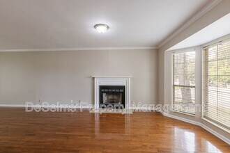 5120 English Village Dr in Nashville, TN - Building Photo - Building Photo