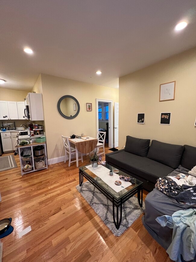 87 Morrison Ave, Unit 1R in Somerville, MA - Building Photo - Building Photo