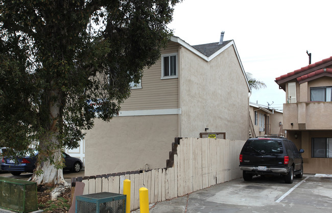 4135 Iowa St in San Diego, CA - Foto de edificio - Building Photo